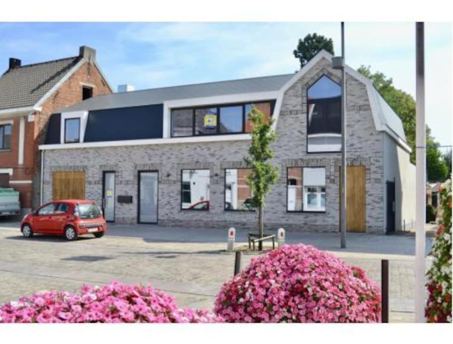 Leuk Overnachten In Hartje Laarne, Dicht Bij Gent! Eksteriør bilde